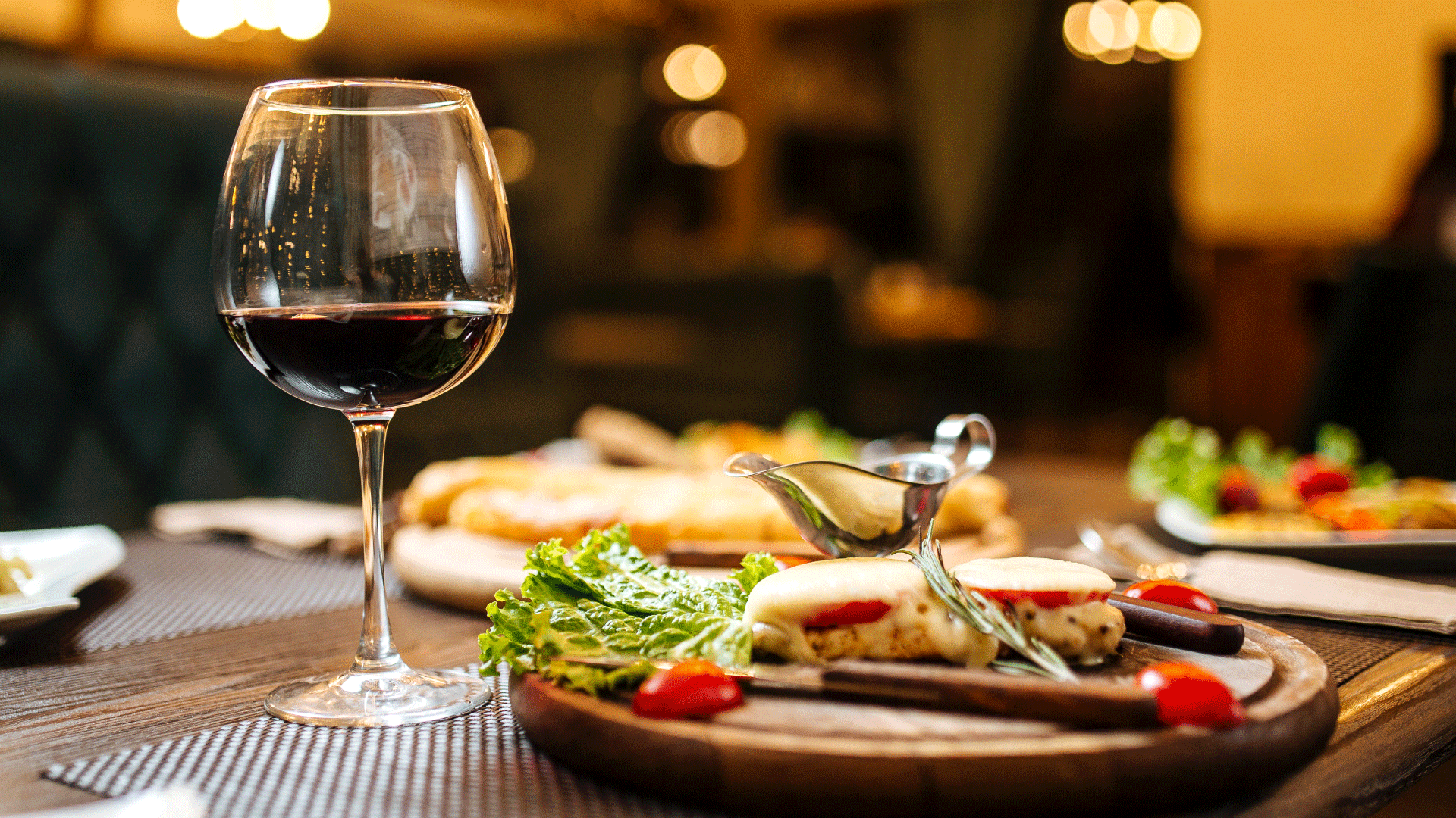 Como pedir vinho em Restaurante. 10 dicas para pedir vinho como um  profissional! - Blog do Duo Gourmet