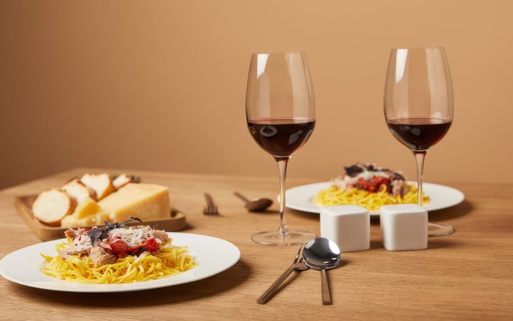 Harmonização de vinhos e massas: da tradição italiana à mesa brasileira